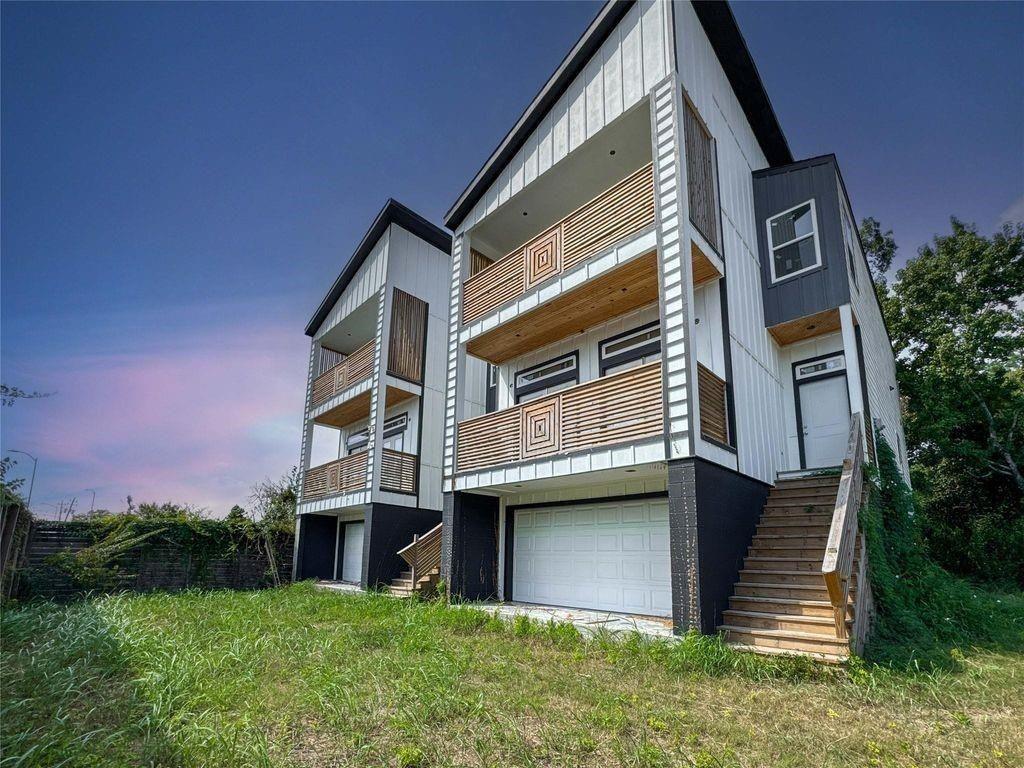 Photo of 4532 Pinemont Drive, Houston, TX 77018 (MLS # 67029648)