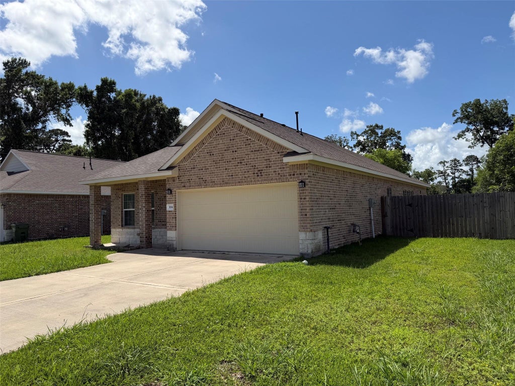 Photo of 304 Carlos Leal Drive, Dayton, TX 77535 (MLS # 29034543)