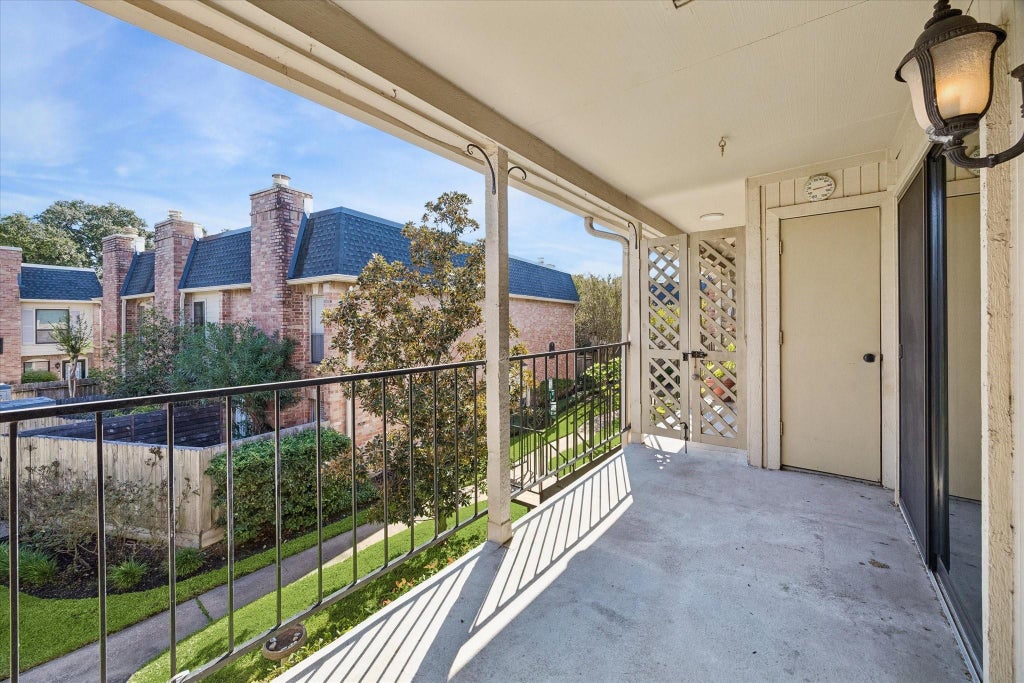 Photo of 1601 S Shepherd Drive #272, Houston, TX 77019 (MLS # 10732945)