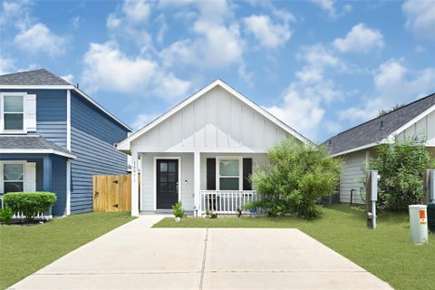 Photo of 16571 Colleen Place, Conroe, TX 77306 (MLS # 98735749)