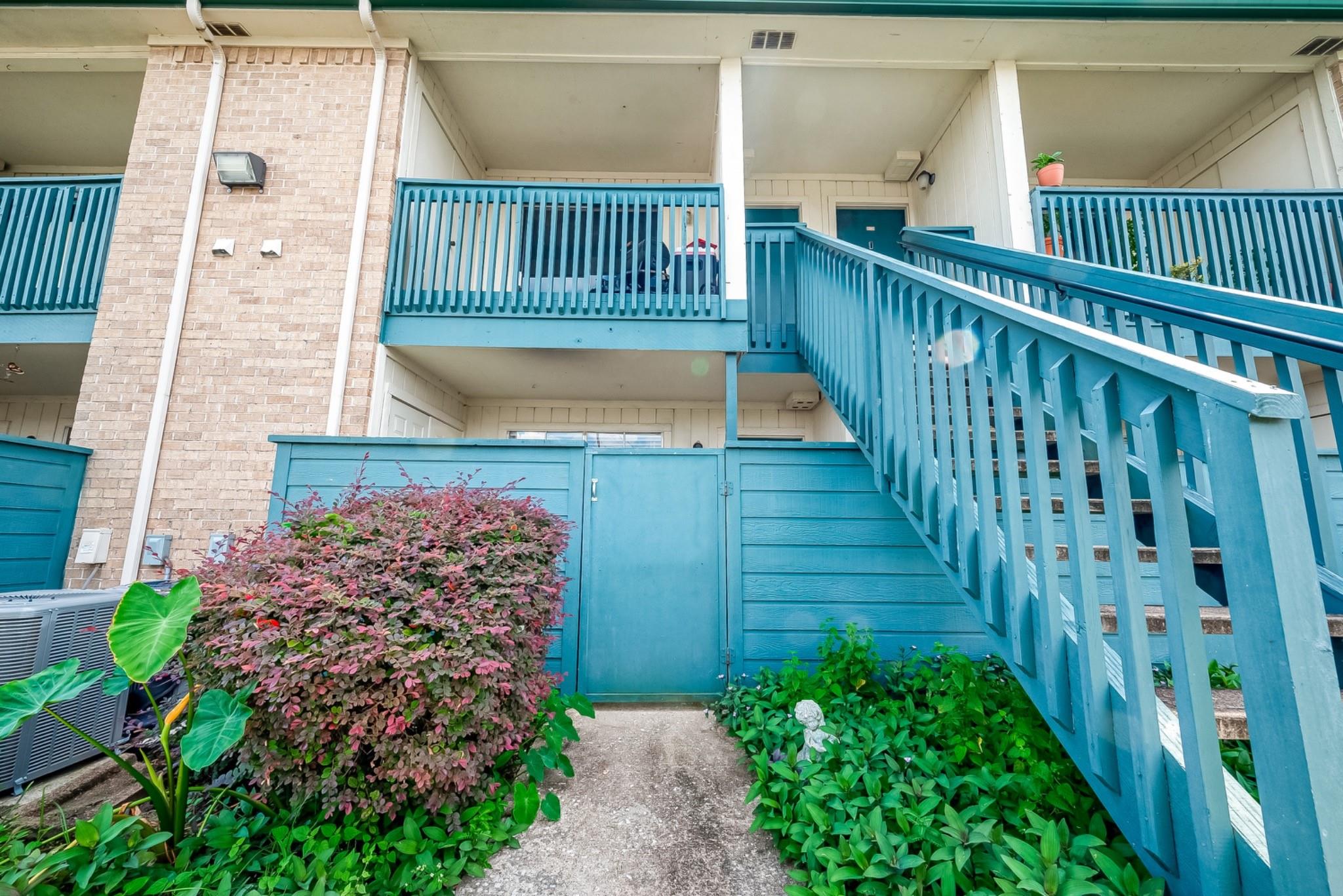 250 El Dorado Boulevard 207