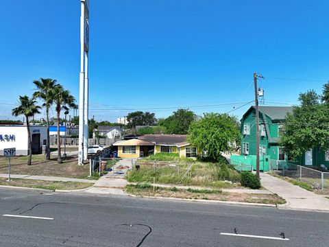 Photo of 1217 17th Street, Corpus Christi, TX 78405 (MLS # 56430818)