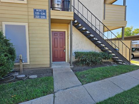 Tiny photo for 15534 Zabolio Drive #123, Houston, TX 77598 (MLS # 32111614)
