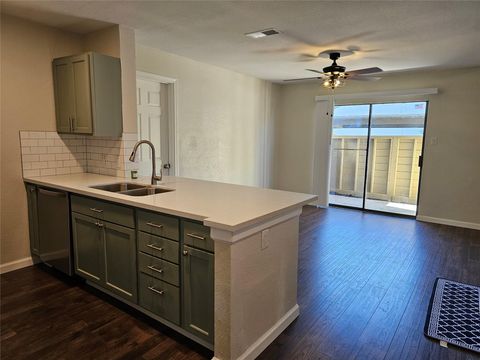 Tiny photo for 15534 Zabolio Drive #123, Houston, TX 77598 (MLS # 32111614)