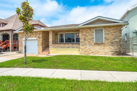 Photo of 5206 Avenue L, Galveston, TX 77551 (MLS # 46202262)