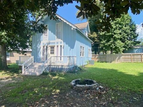 Photo of 431 N Canyon Drive, Onalaska, TX 77360 (MLS # 43953087)