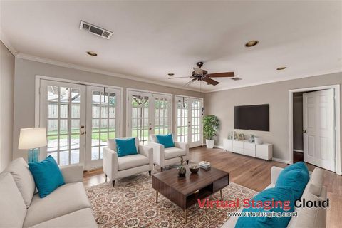 Photo of 5537 Lincrest Lane, Houston, TX 77056 (MLS # 15486933)