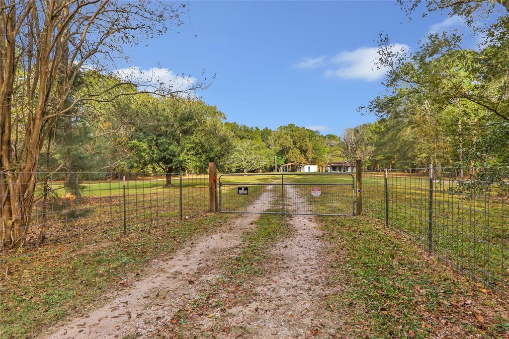 Photo of 22595 Pineridge Drive, Porter, TX 77365 (MLS # 23113066)