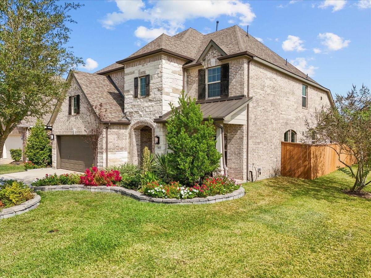 1607 Groce Lane