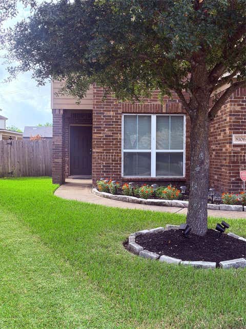 Photo of 8106 Quiet Prairie Trail, Houston, TX 77049 (MLS # 37693749)