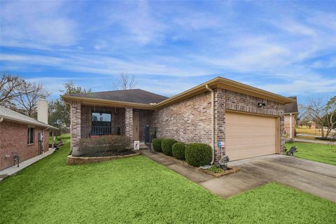Photo of 115 Harbour Town Circle, Conroe, TX 77356 (MLS # 88206389)