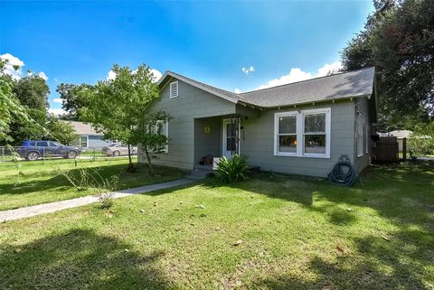 302 Damon Street Richmond TX 77406