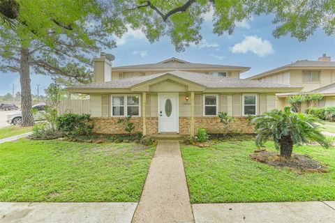 Photo of 5646 Birchmont Drive #11, Houston, TX 77091 (MLS # 51088467)