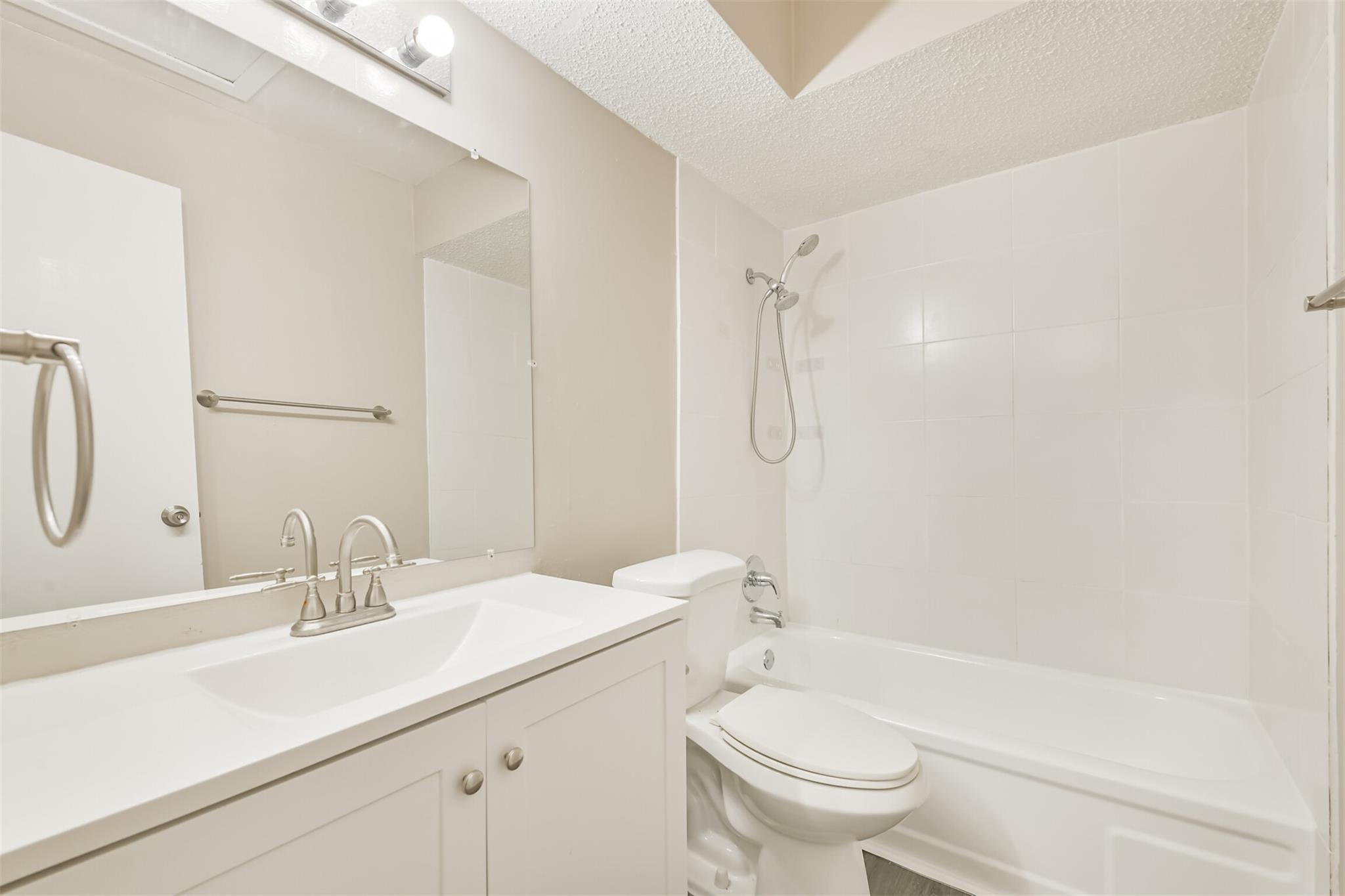 5646 Birchmont Drive 11