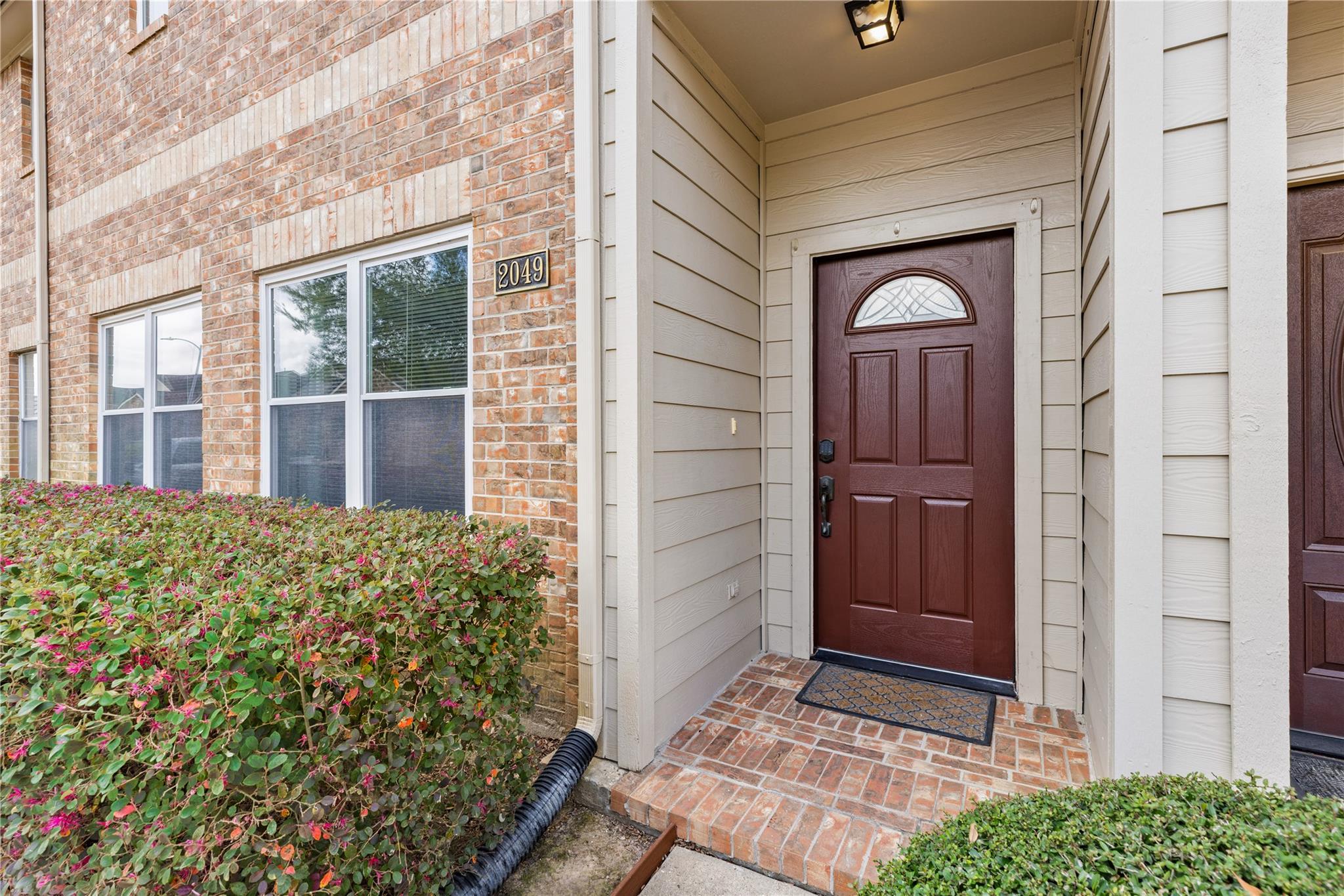 2049 Glencove Drive