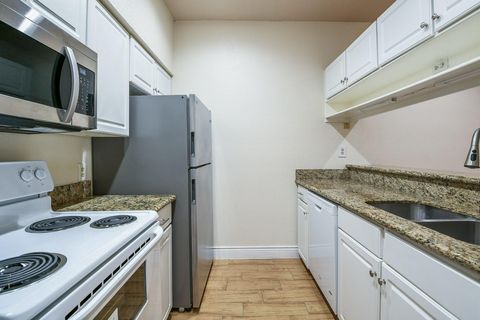 Tiny photo for 2121 El Paseo Street #1805, Houston, TX 77054 (MLS # 79773022)