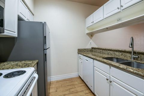 Tiny photo for 2121 El Paseo Street #1805, Houston, TX 77054 (MLS # 79773022)