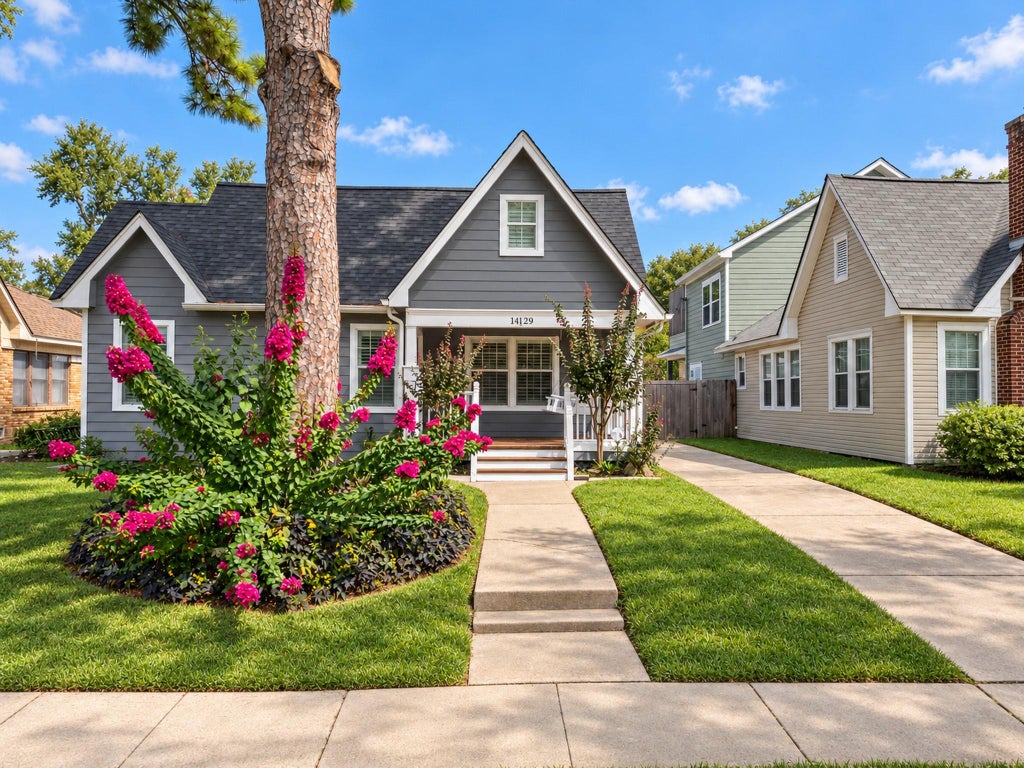 Photo of 1429 Godwin Street, Houston, TX 77023 (MLS # 5656843)