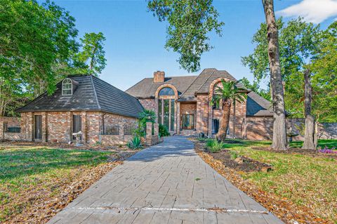 Photo of 3010 Cedar Woods Place, Houston, TX 77068 (MLS # 40285490)