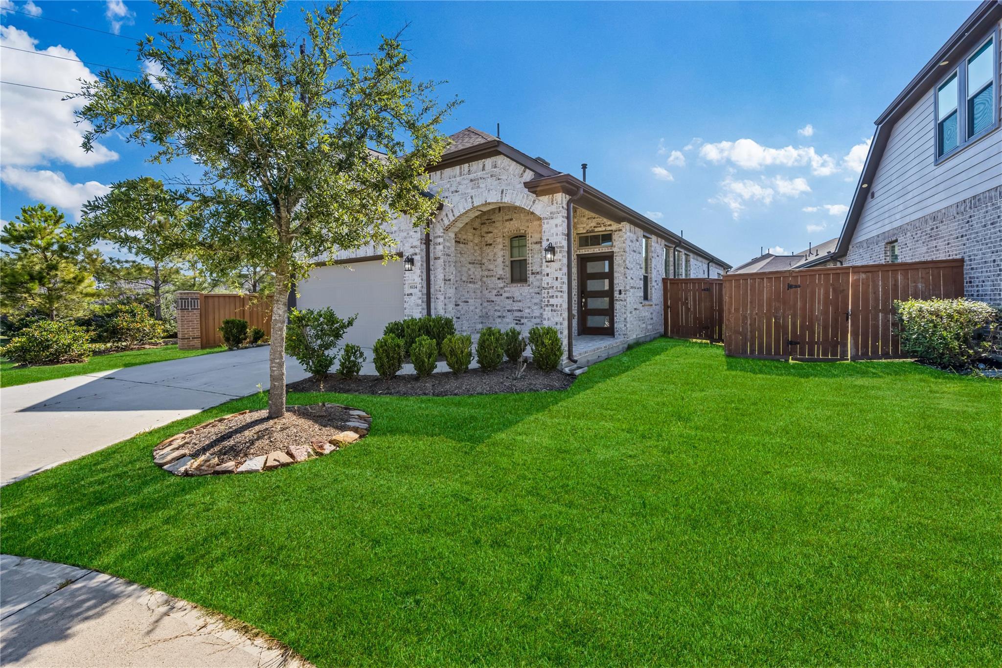 6114 Dovetail Cliff Court