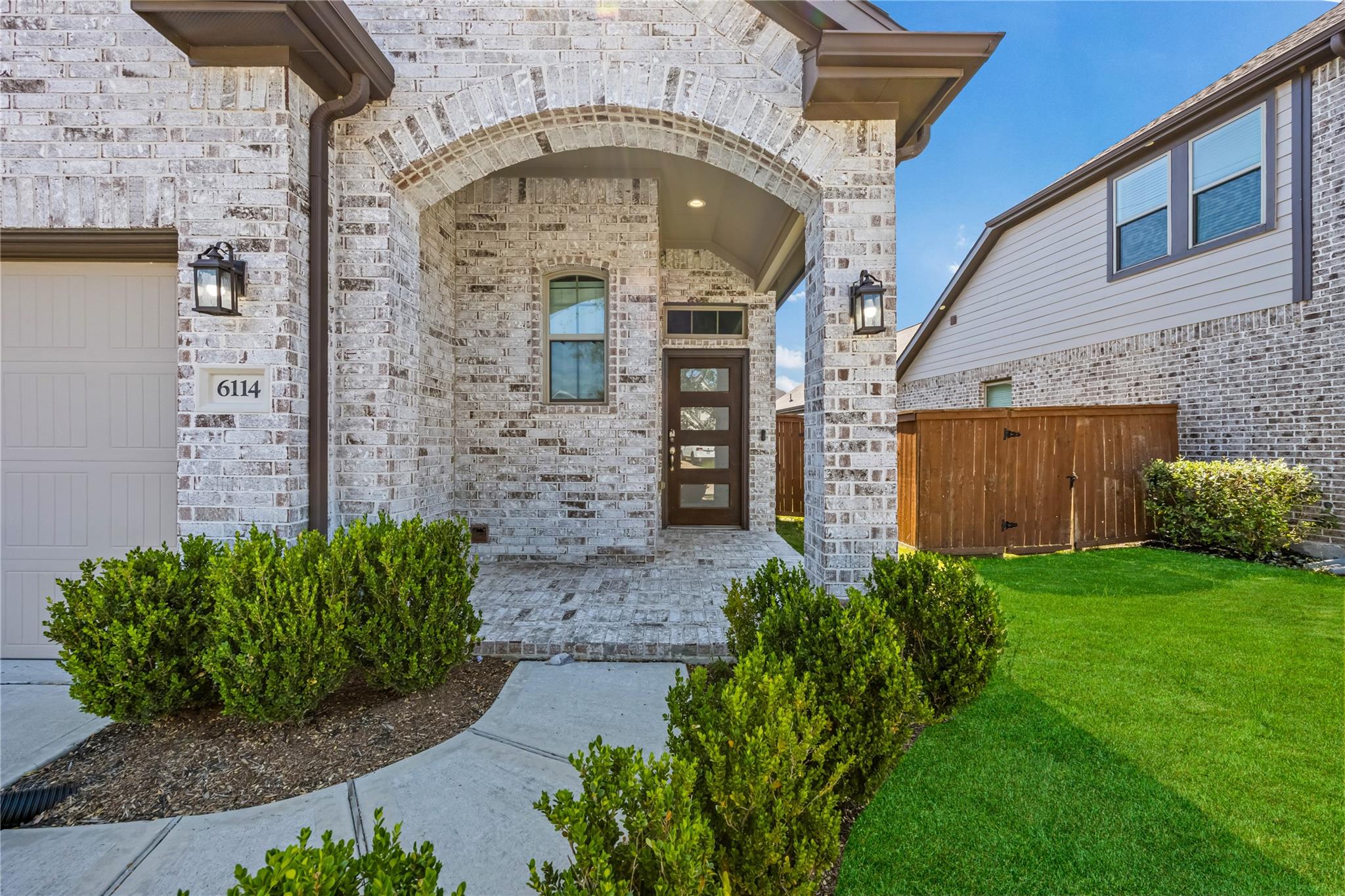 6114 Dovetail Cliff Court
