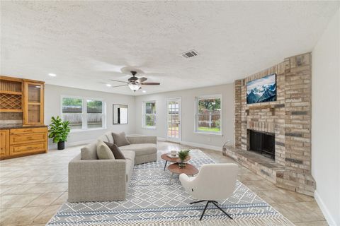 Photo of 4010 Bluebonnet Trail, Deer Park, TX 77536 (MLS # 89235205)