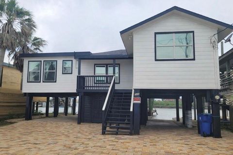 Photo of 347 Bonito Lane, Surfside Beach, TX 77541 (MLS # 34848903)