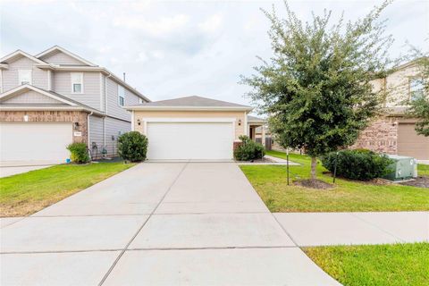 Photo of 9814 Mills Orchard Drive, Houston, TX 77070 (MLS # 2360797) Photo of 9814 Mills Orchard Drive, Houston, TX 77070 (MLS # 2360797)