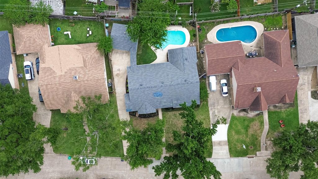 Photo of 2914 Riata Lane, Houston, TX 77043 (MLS # 14735359)