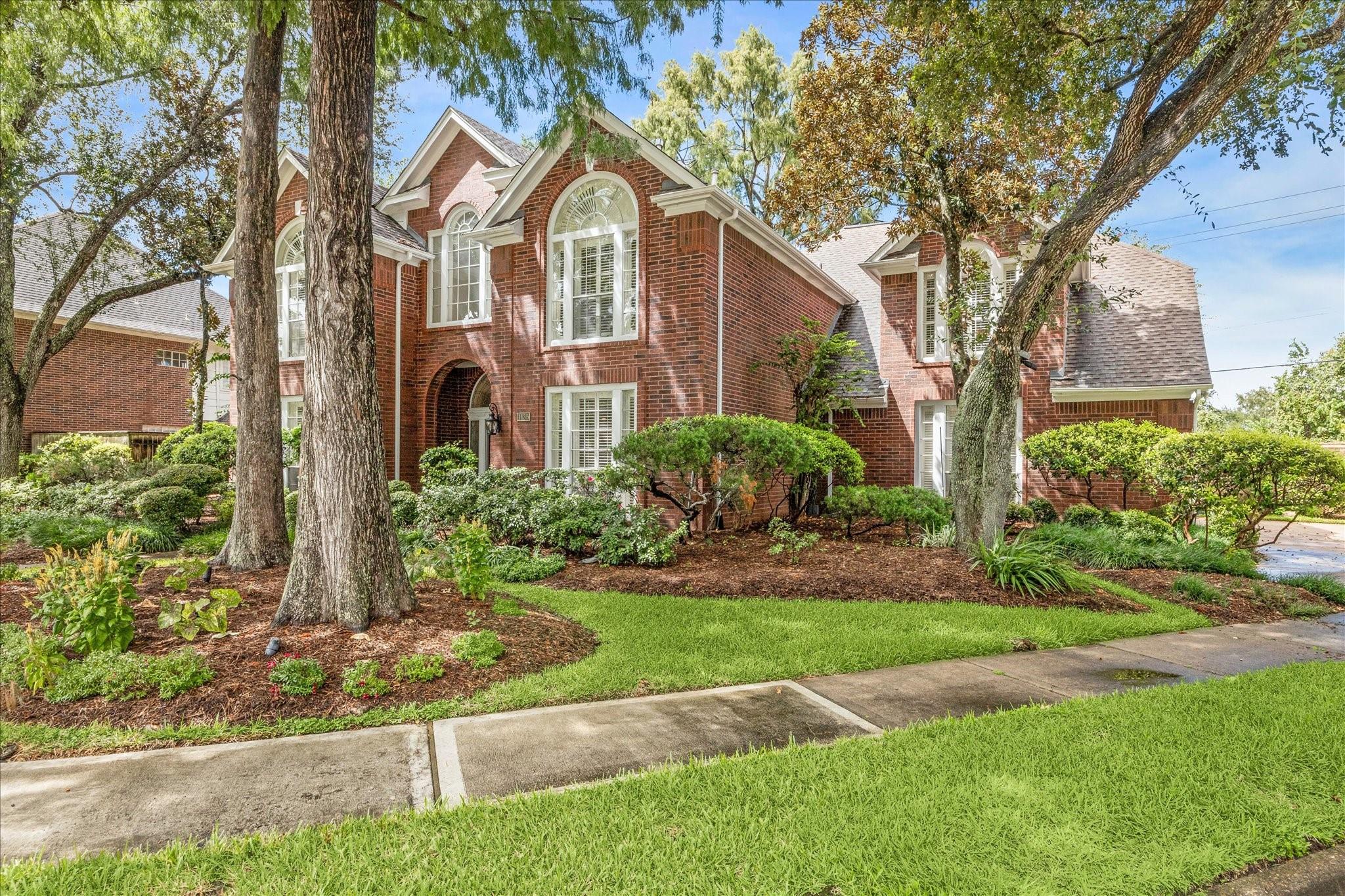 1135 Pinewood Lane