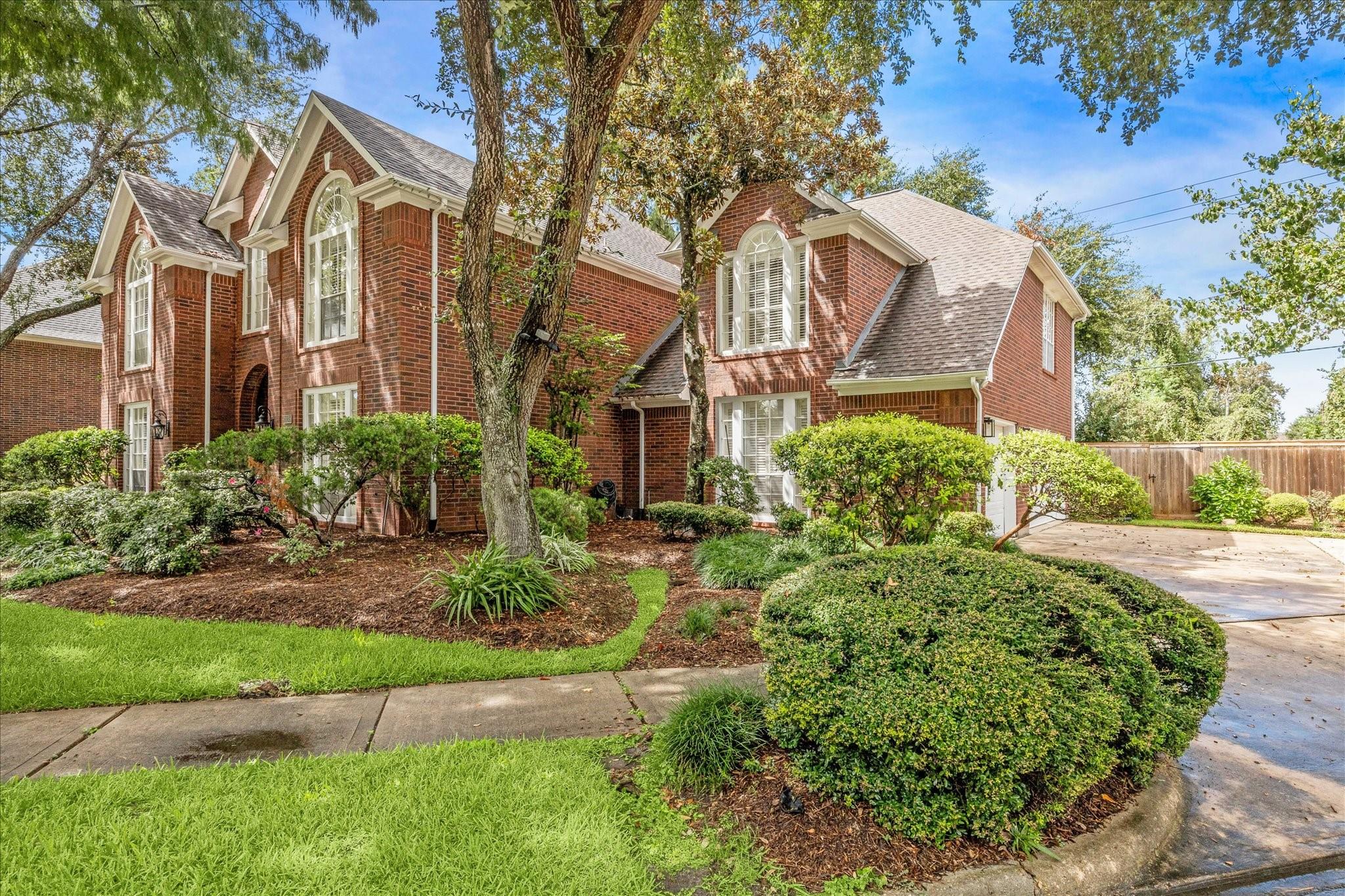 1135 Pinewood Lane