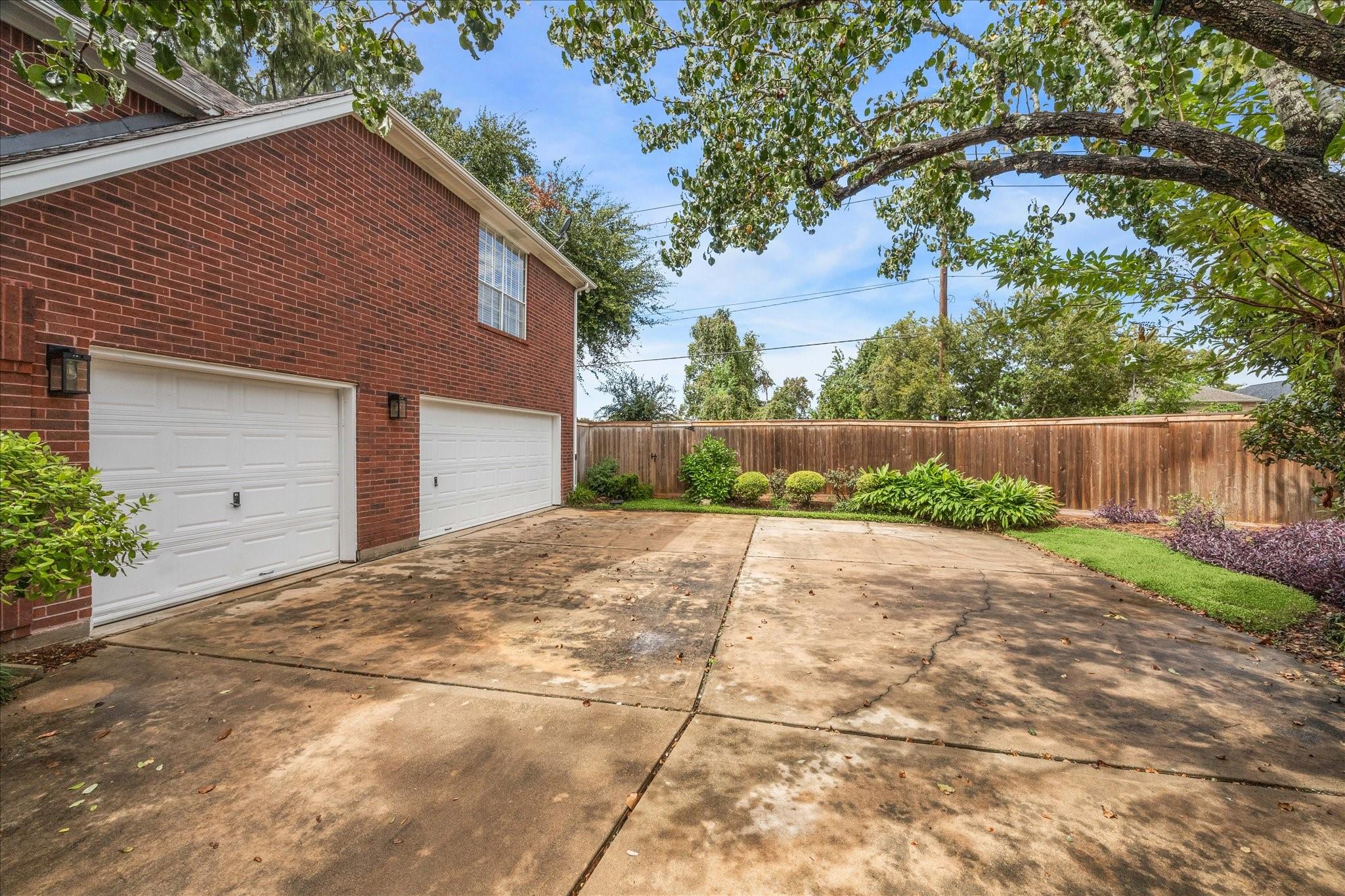 1135 Pinewood Lane
