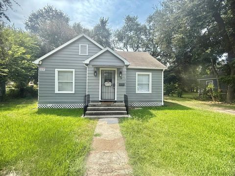 Photo of 19 4th Avenue N, Texas City, TX 77590 (MLS # 71075773)