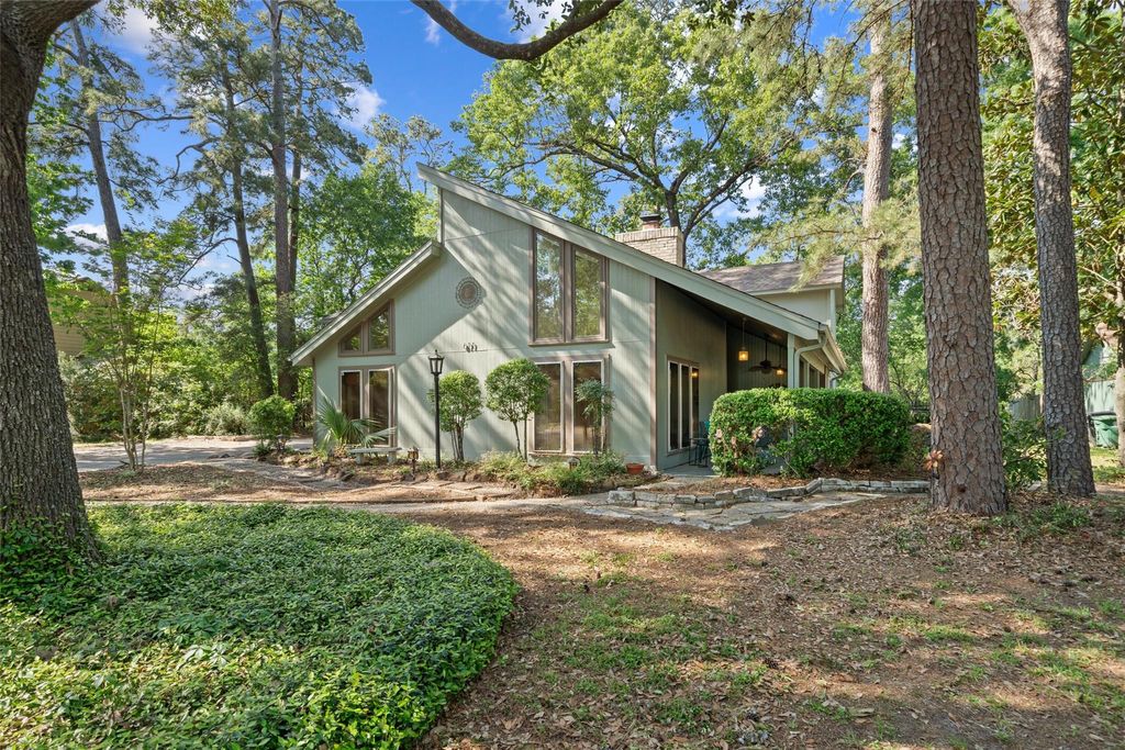 Photo of 611 Saint Andrews Road, Kingwood, TX 77339 (MLS # 90069831)