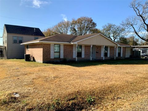 Multifamily For Sale - 301 Travis Street<br/> Baytown, TX 77520