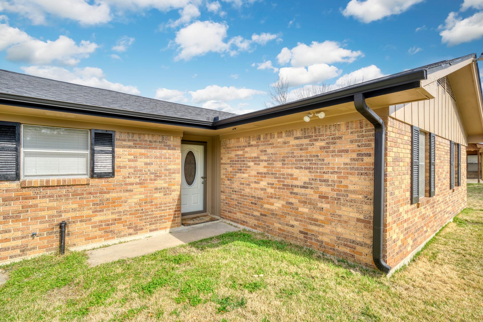 102 W Marietta Street