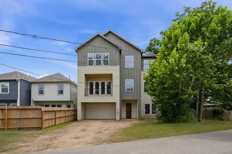 Homes For Sale - 1104 Gibbs Street<br/> Houston, TX 77009
