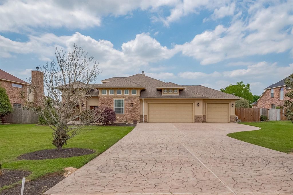 Photo of 18890 Serene Water Drive, Montgomery, TX 77356 (MLS # 81849290)