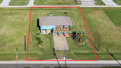 Photo of 117 Verdia Drive, Crystal Beach, TX 77650 (MLS # 52546276)