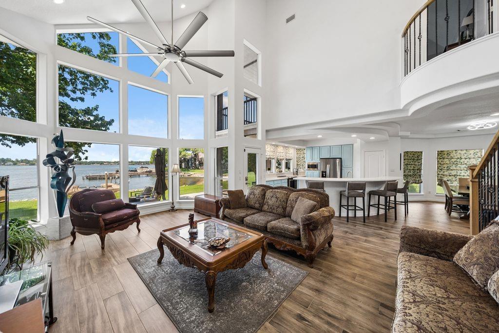 1607 Schooner Point