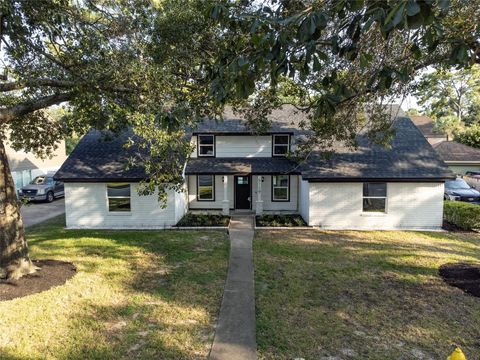 Photo of 5119 Green Springs Drive, Houston, TX 77066 (MLS # 13594867)
