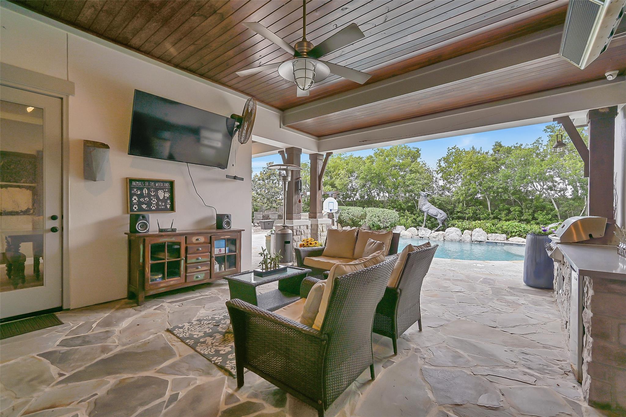 1821 Avery Lane