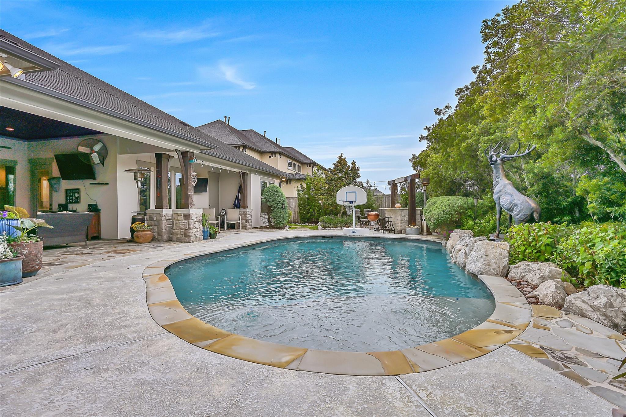1821 Avery Lane