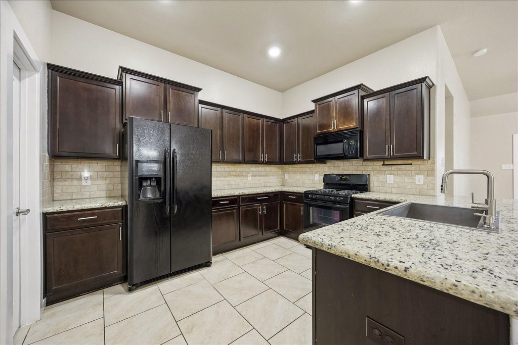 Photo of 9518 Rich Mountain Drive, Richmond, TX 77469 (MLS # 900686)