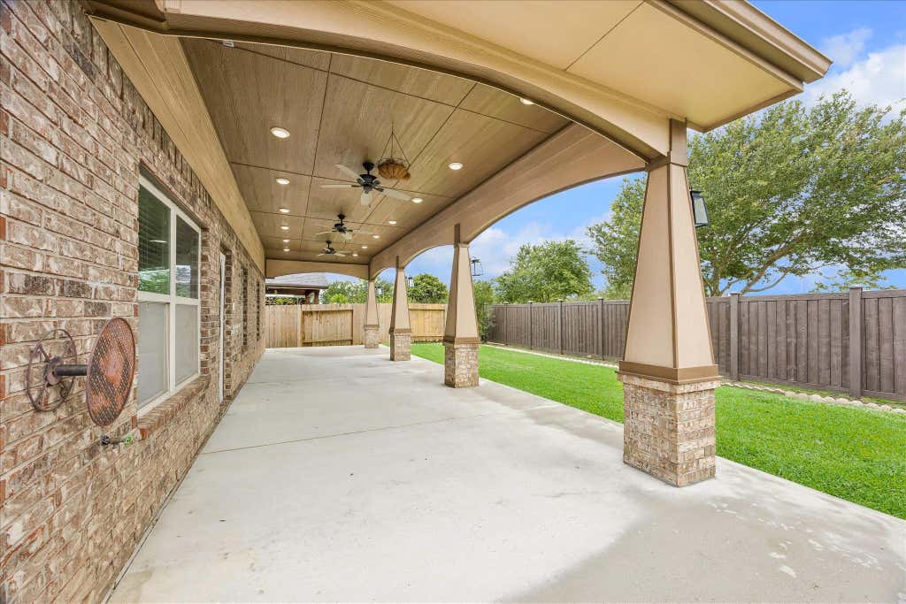 Photo of 9518 Rich Mountain Drive, Richmond, TX 77469 (MLS # 900686)