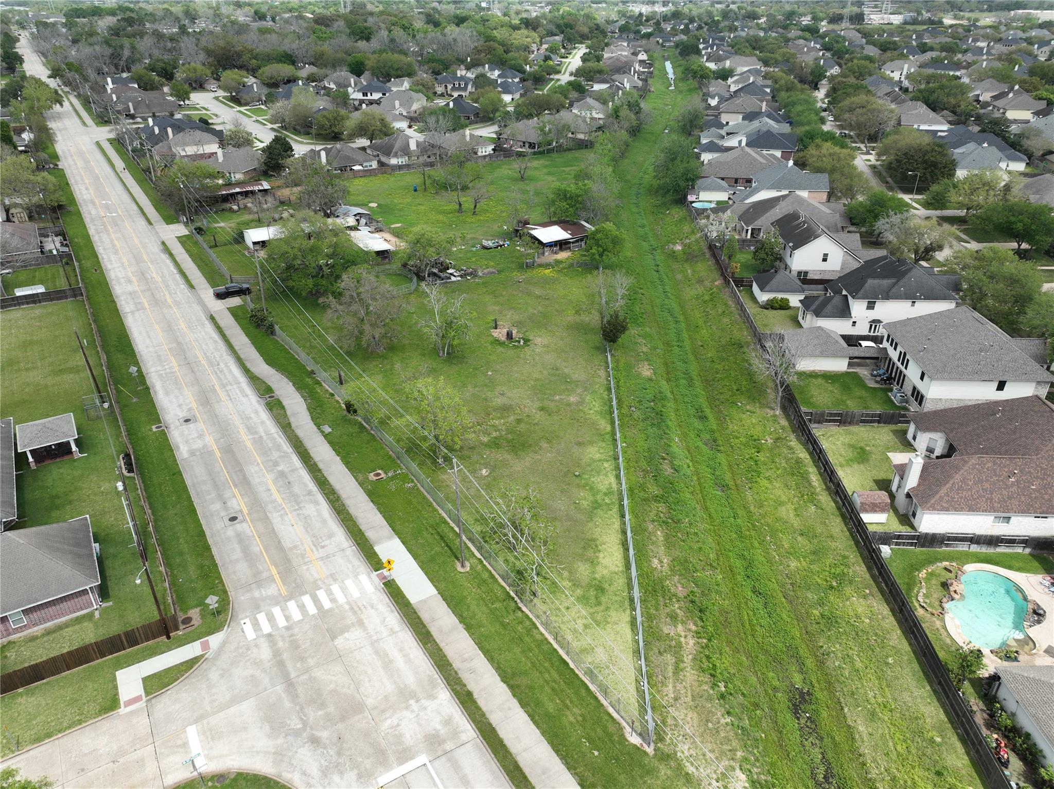 431&433 Calder Drive