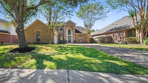 Photo of 13711 Brighton Park Drive, Houston, TX 77044 (MLS # 23188231)
