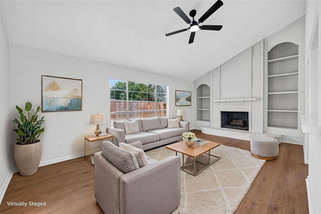 Photo of 10102 Old Towne Lane, Sugar Land, TX 77498 (MLS # 17998540)