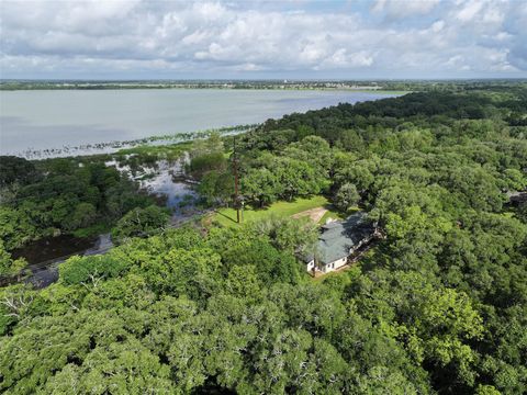 Photo of 1013 Quail Lane, Eagle Lake, TX 77434 (MLS # 97801979)