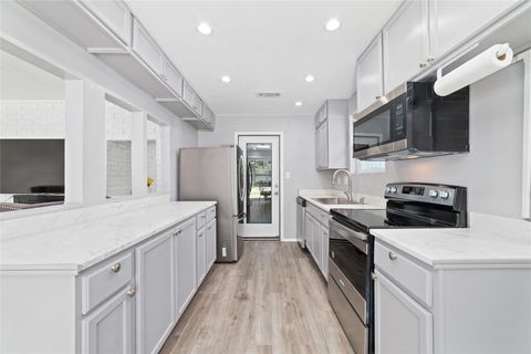 Tiny photo for 6111 Westbranch Drive, Houston, TX 77072 (MLS # 44356082)